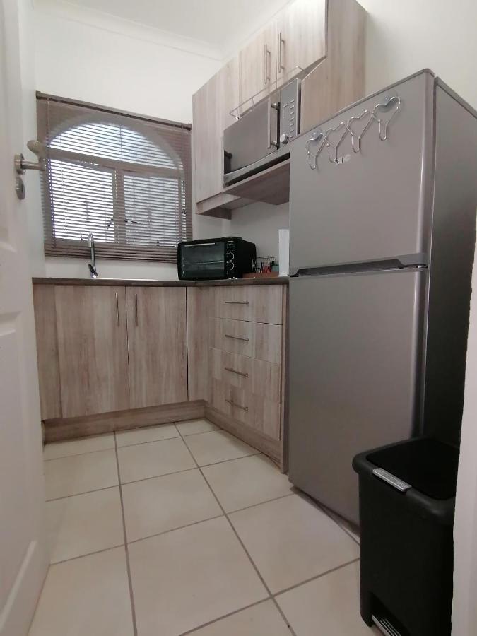 ואנדרביג'לפארק Roxy'S Rest Guest House מראה חיצוני תמונה