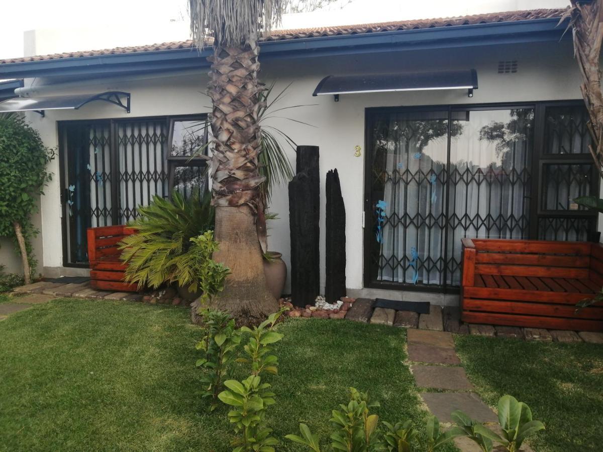 ואנדרביג'לפארק Roxy'S Rest Guest House מראה חיצוני תמונה