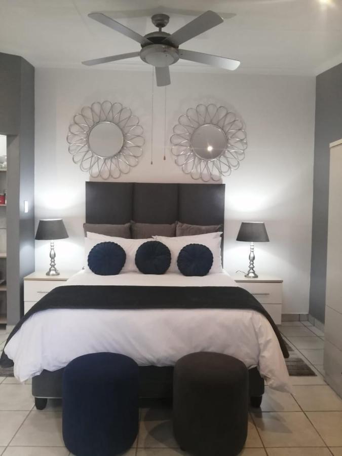 ואנדרביג'לפארק Roxy'S Rest Guest House מראה חיצוני תמונה